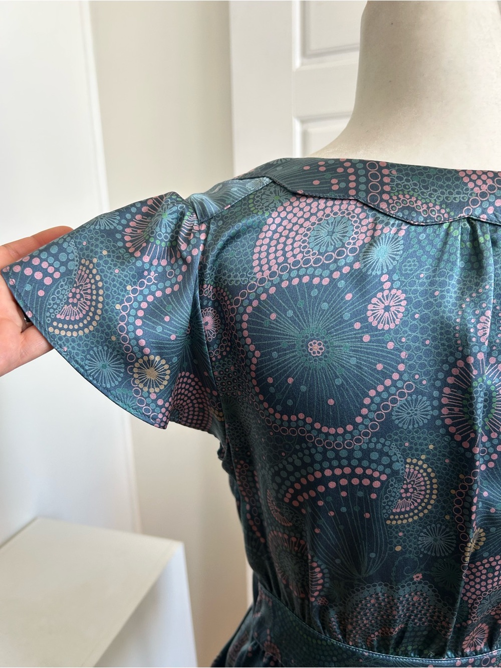 Marc Jacobs 100% Silk Printed Peplum Top Size 6 - Picture 6 of 9
